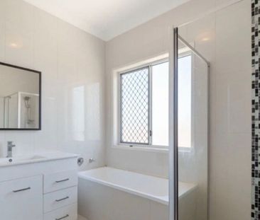 Coopers Plains - Photo 3