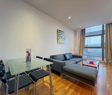 1 bedroom Flat To Let - Photo 2