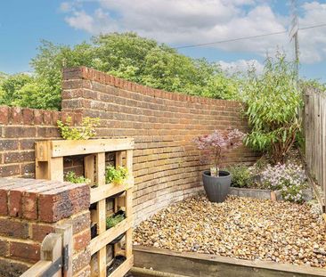 1 bedroom duplex to rent - Photo 2