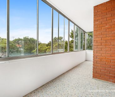 Beautifully Renovated North-East Facing Apartment with Tandem Parking - Photo 6
