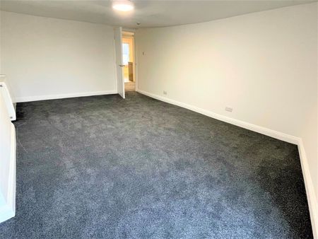 Upper High Street, Taunton, Somerset - Photo 3