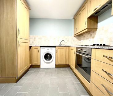 2 Bedroom Flat - Purpose Built To Let - Photo 5