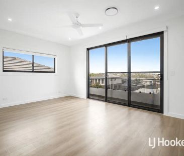 “Stunning Brand New 5 Bedroom Home” - Photo 3