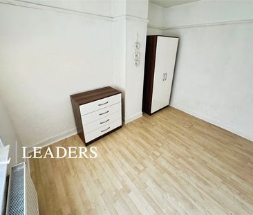 2 bedroom townhouse to rent Cecil Avenue, Stoke-on-Trent, Staffords... - Photo 3