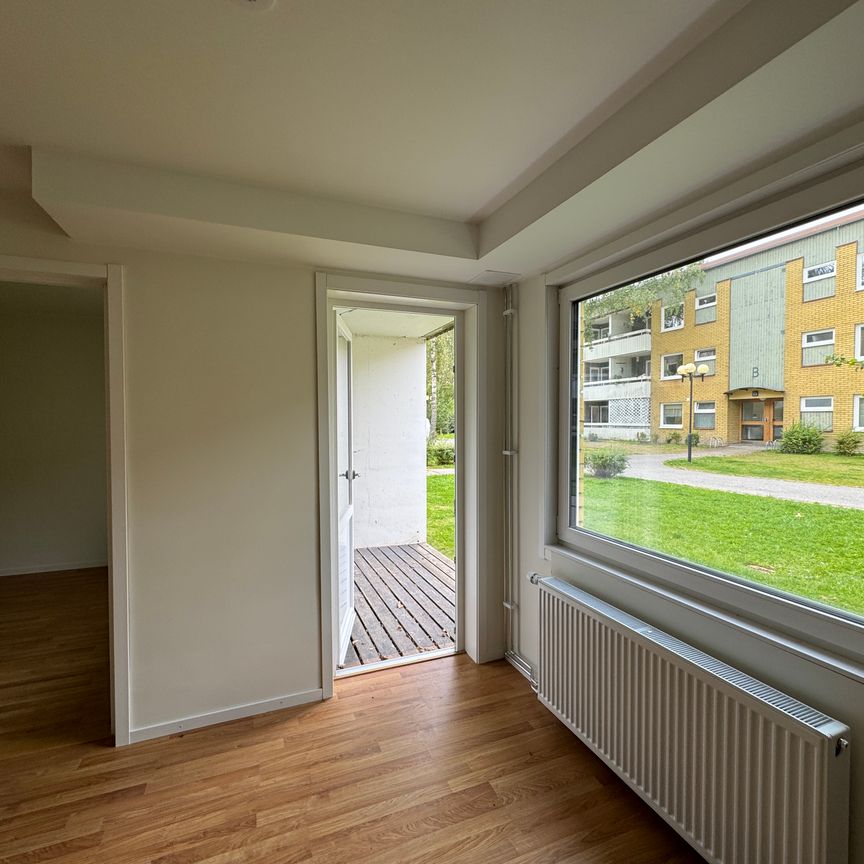 Dunderbacksvägen, Finspång - Photo 1