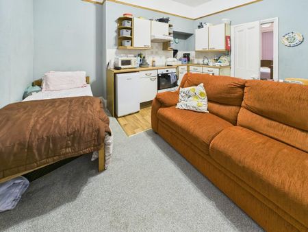 1 bedroom flat to rent - Photo 2