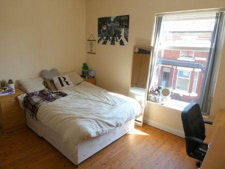 3 bedroom terraced house to rent - Photo 2