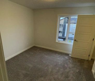 SF161 - 2 Bedroom Double Master 2.5 Bathroom Townhouse in 301 Redst... - Photo 1