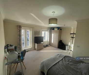 1 bedroom in a house share to rent - Photo 3