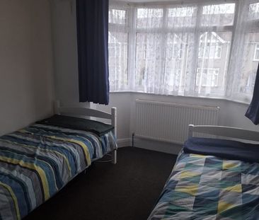 3 Bed Terraced House, Anchorway Road, CV3 - Photo 3