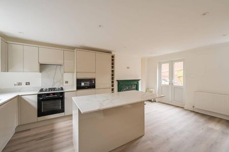 3 bedroom semi-detached house to rent - Photo 5