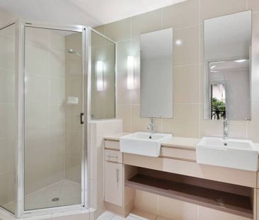 Ground Floor Cairns One Furnished Apartment - Photo 3