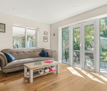 4 bedroom detached house to rent - Photo 1