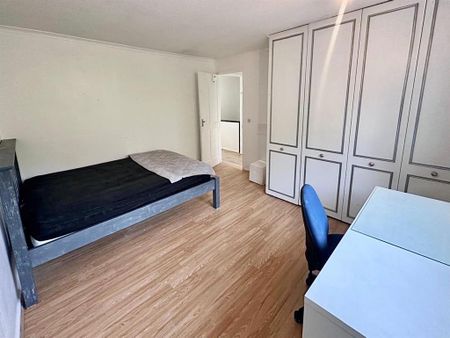 4 bedroom terraced house to rent - Photo 3
