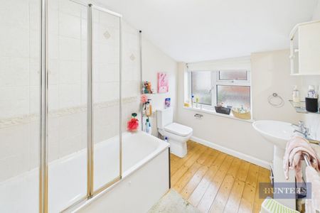 3 bedroom House To Let Total Size: 883 SQ FT - Photo 4