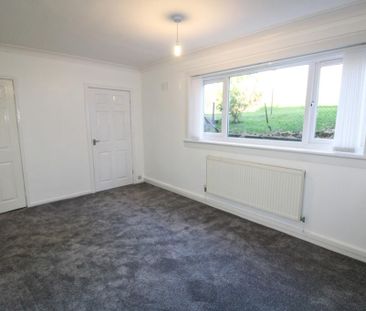 2 bedroom ground floor flat to rent - Photo 2