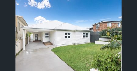 Charming 4 Bedroom Family Home - Photo 3