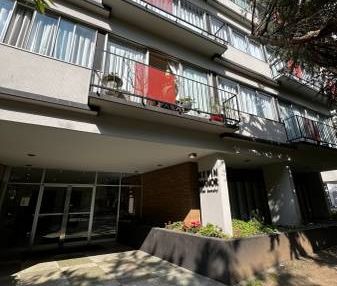 1 Bedroom corner suite next to English Bay - Photo 2