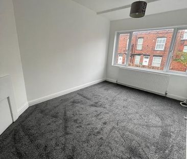 3 Bed Terraced House, Thornton Avenue, LS12 - Photo 4