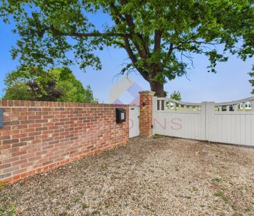 Cranes Lane, Colchester - Photo 3