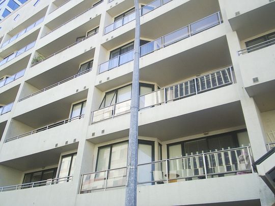 Large Two Bedroom Apartment - Photo 1