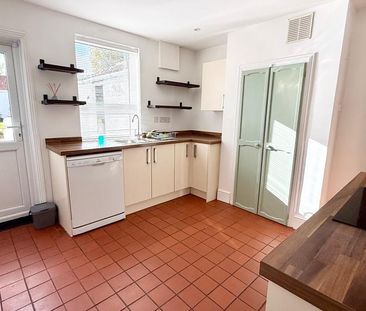 2 bedroom terraced house to rent - Photo 2