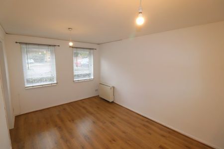 Heideck Gardens, Thriftwood, Property for rent - Photo 2