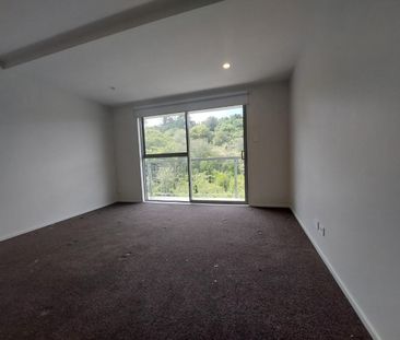 Modern Family Home - Photo 4