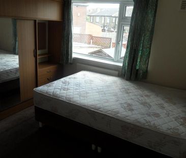 3 bedroom semi-detached house to rent - Photo 5