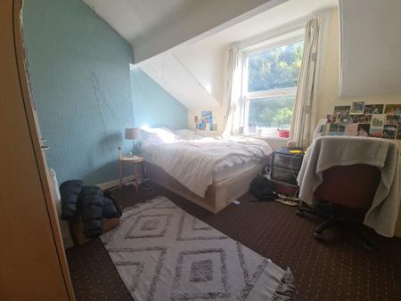 6 bedroom flat to rent - Photo 4