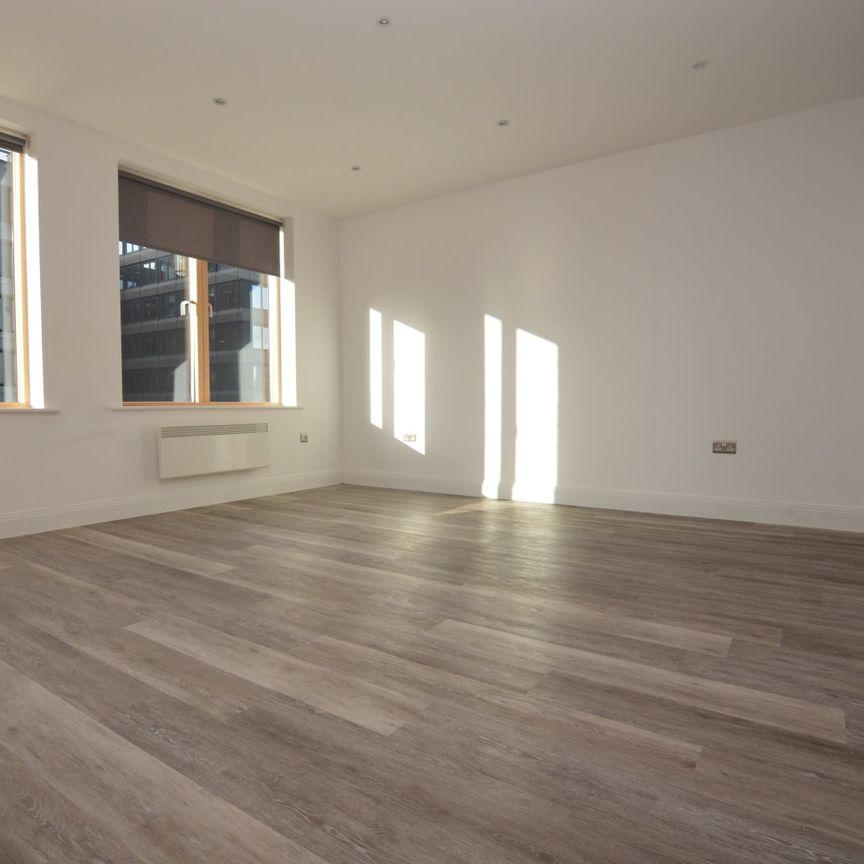 Flat to rent - Elmfield Road, Bromley, BR1 - Photo 1