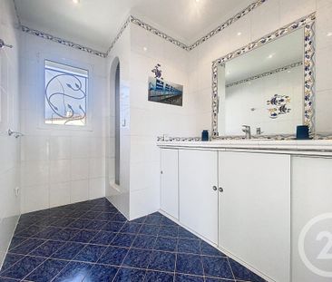 Location Maison 6 pièces 200m² ST LAURENT DU VAR 06700 - Photo 6