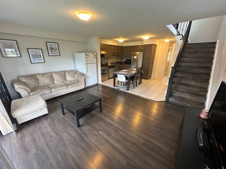 28 Oldfield Dr, Guelph - Photo 2