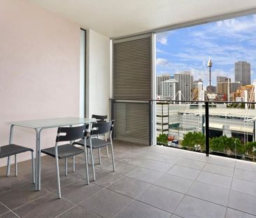 TWO BEDROOM APARTMENT WITH STUNNING CITY VIEWS - Photo 6