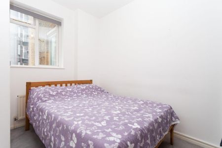 3 bedroom flat to rent - Photo 2