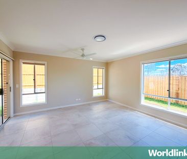 Modern & Spacious Family Home with Large Backyard & Ducted aircon - Photo 1