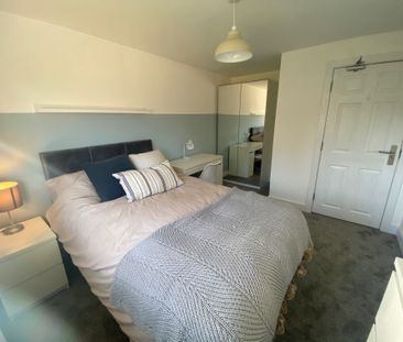 Applegarth Avenue - Photo 2