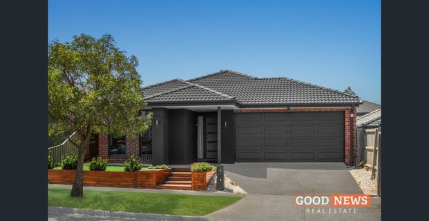 Modern Family Home in Tarneit! - Photo 1