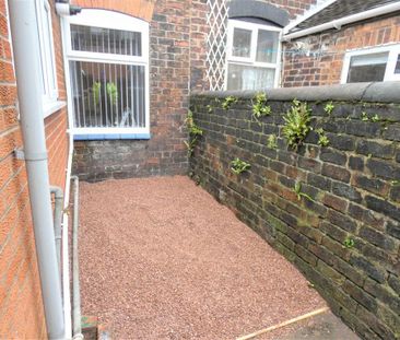 2 bedroom terraced house to rent - Photo 4