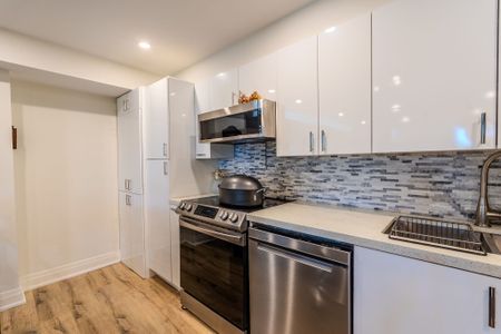 For Lease - 60 Inverlochy Boulevard Unit# 709, Markham, Ontario - Photo 2