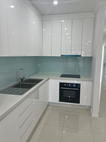 In a Prime Location in Sefton. - Photo 5