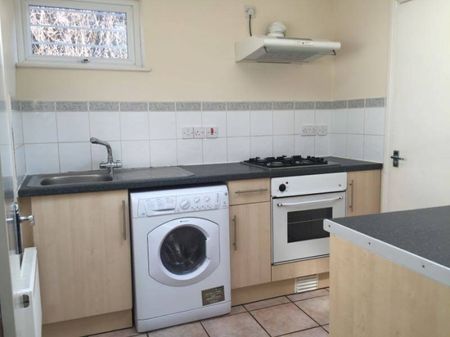 1 bed Apartment - To Let - Photo 3