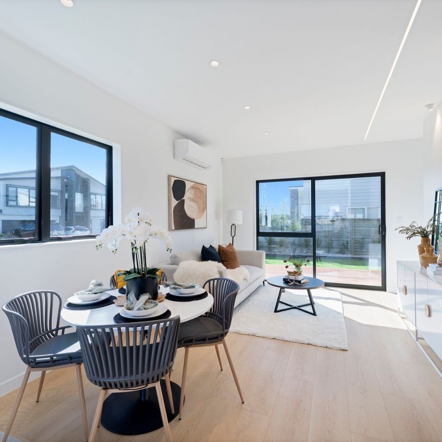 Stylish 3-Bedroom Home with Study - Photo 1