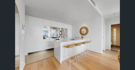 Elevated living in Waterloo three-bedroom apartment with resort-style facilities and parking - $2,000/week fully furnished inc bills - Photo 2