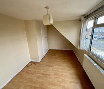 3 bedroom semi-detached house to rent - Photo 4