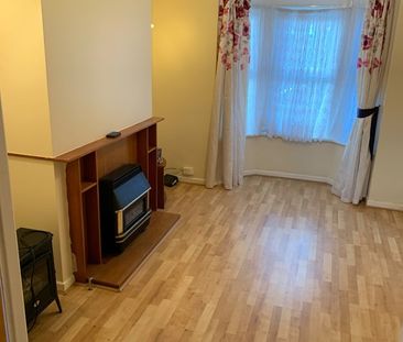 3 Bed Semi-Detached House, Norham Avenue, SO16 - Photo 3