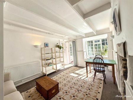 2 bedroom end of terrace house to rent - Photo 2