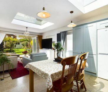 3 bedroom semi-detached house to rent - Photo 4