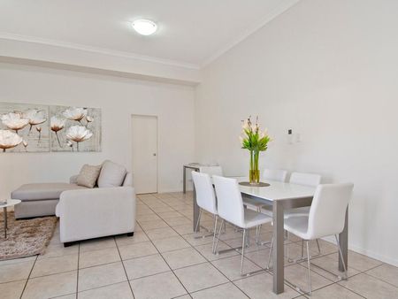 34 Carnarvon Crescent,WATERFORD - Photo 2