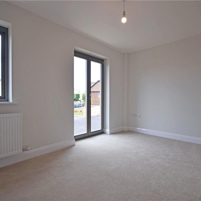 3 bedroom semi-detached house to rent - Photo 1